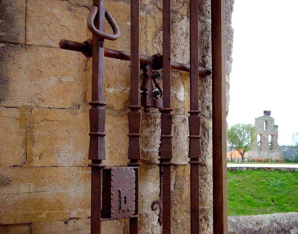 Posada Real Castillo Del Buen Amor Topas Eksteriør billede